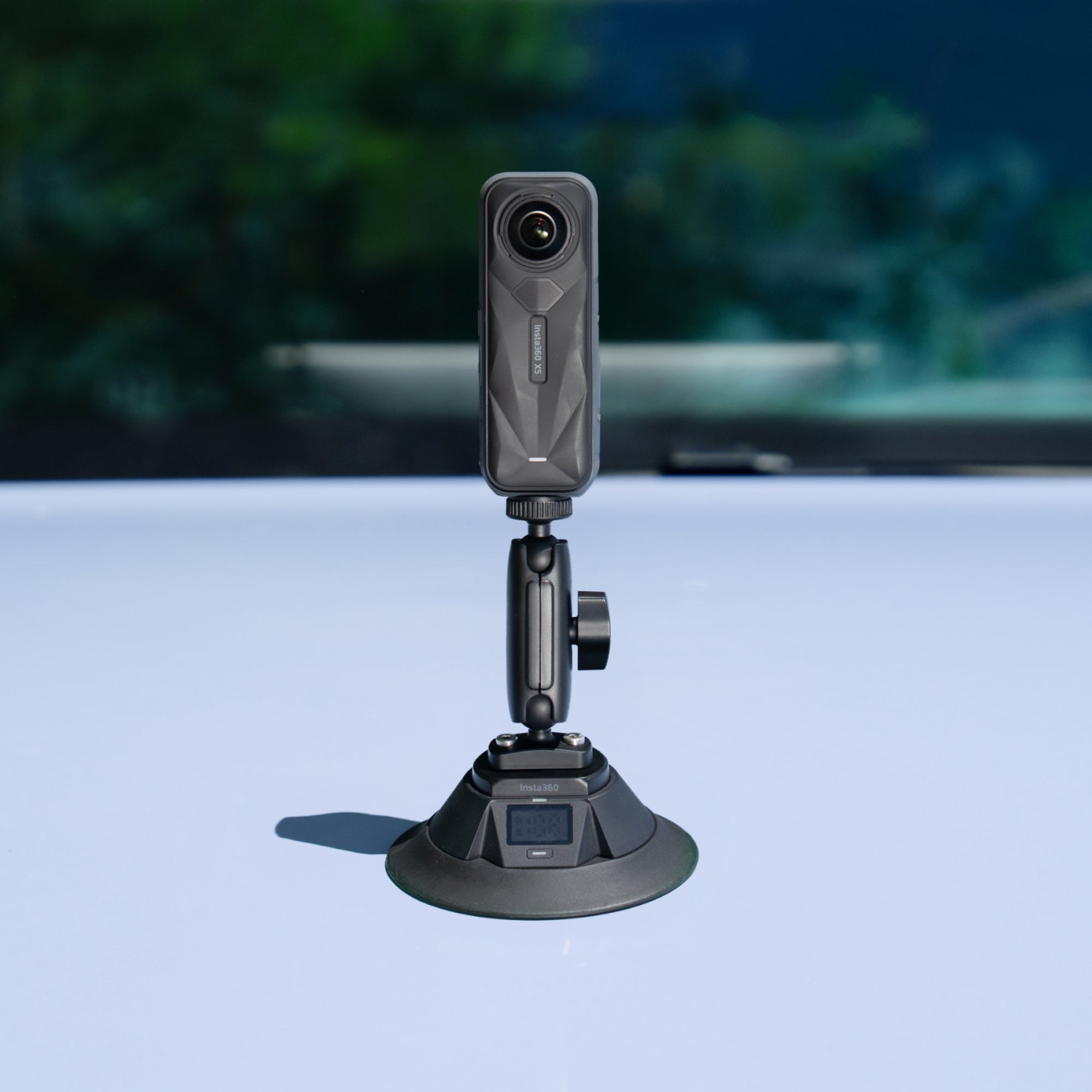 Insta360 電動吸盤支架 官方圖片 4